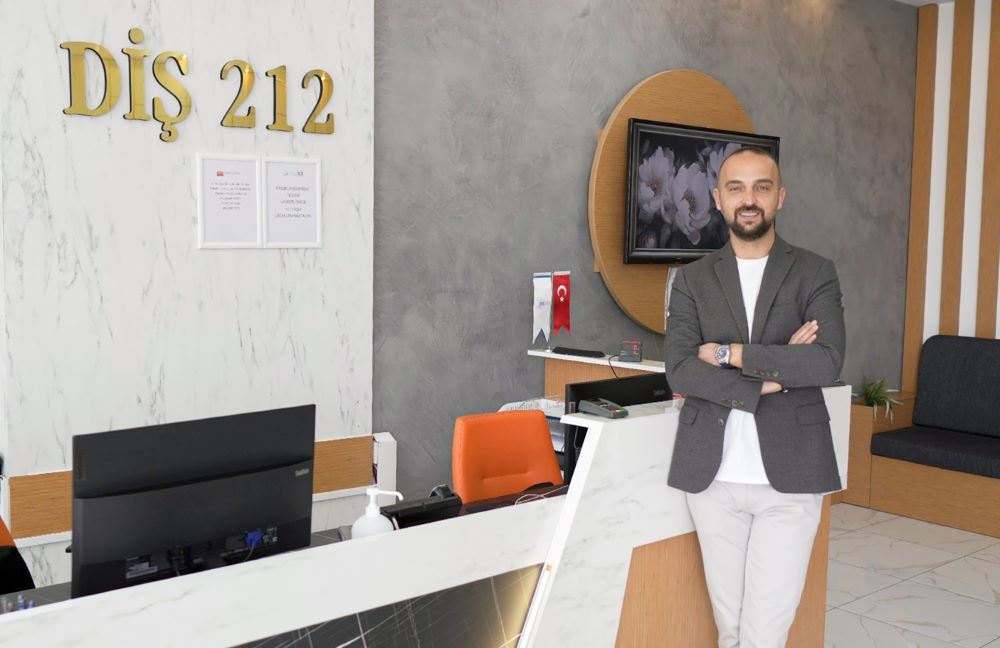  DİJİTAL ÇAĞIN GÜLÜŞLERİ: MSc. Dt. ALPER BOZ İLE ESTETİK DİŞ HEKİMLİĞİNDE BİREYSELLEŞTİRLMİŞ YAKLAŞIMLAR
